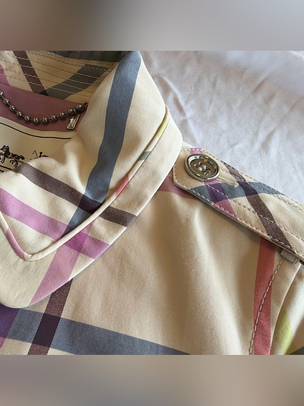NWT Women's Short Coach Trench Coat with Belt Beige/Plaid Medium MSRP $398 - Picture 4 of 12
